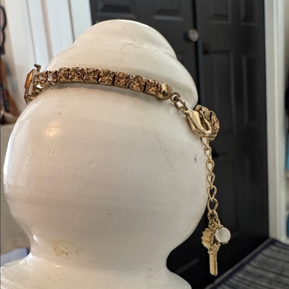 EUC Betsy Johnson Gold Bow Necklace and Bracelet Set - Picture 4 of 12